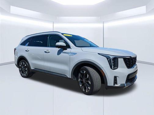 Wolf Gray 2024 Kia Sorento SX