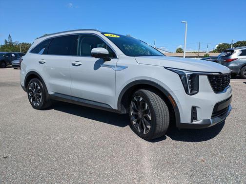 Wolf Gray 2024 Kia Sorento SX