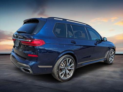 2021 BMW X7 M50i