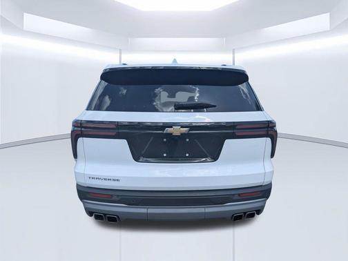 Summit White 2025 Chevrolet Traverse LT