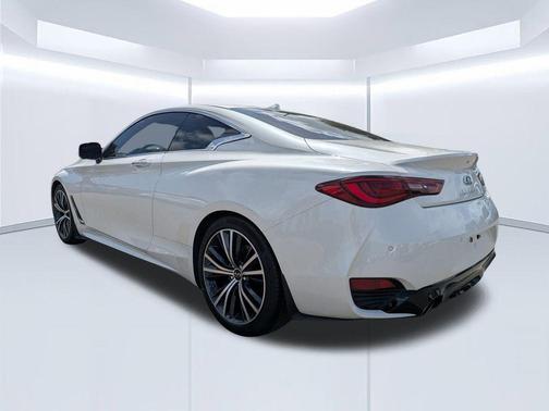 2022 INFINITI Q60 LUXE
