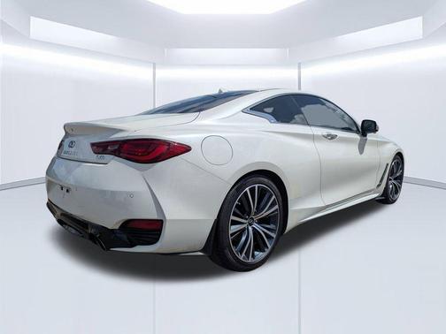 2022 INFINITI Q60 LUXE