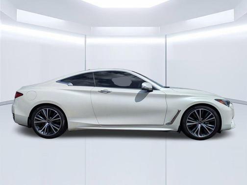2022 INFINITI Q60 LUXE