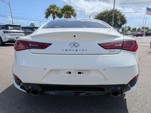 2022 INFINITI Q60 LUXE