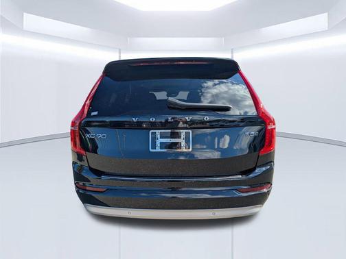 2022 Volvo XC90 T5 Momentum