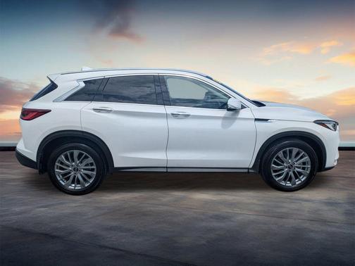 2024 INFINITI QX50 PURE