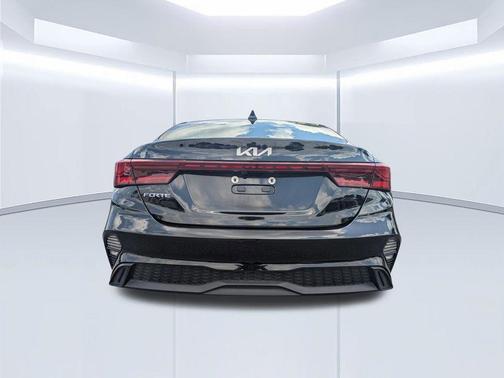 Aurora Black 2024 Kia Forte LXS
