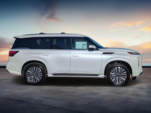 2025 INFINITI QX80 Luxe