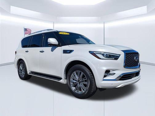 2022 INFINITI QX80 Luxe