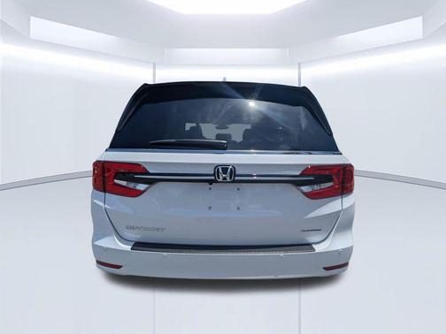 Platinum White Pearl 2024 Honda Odyssey Touring