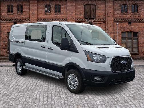 2023 Ford Transit-250 