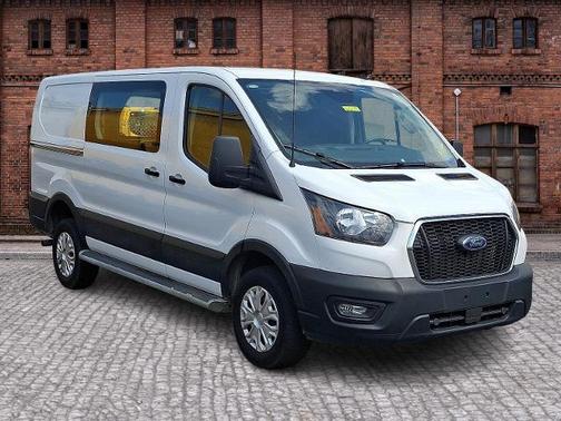 2023 Ford Transit-250 