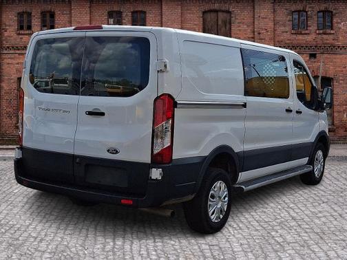 2023 Ford Transit-250