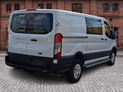 2023 Ford Transit-250 