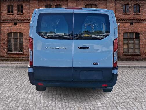 2023 Ford Transit-250 