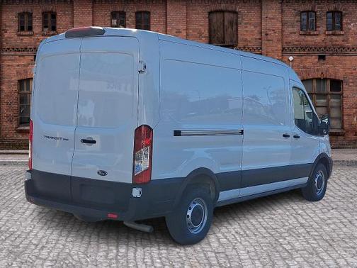 2023 Ford Transit-250 