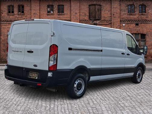 2022 Ford Transit-250 