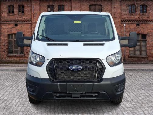 2022 Ford Transit-250 