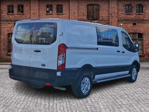 2024 Ford Transit-250 