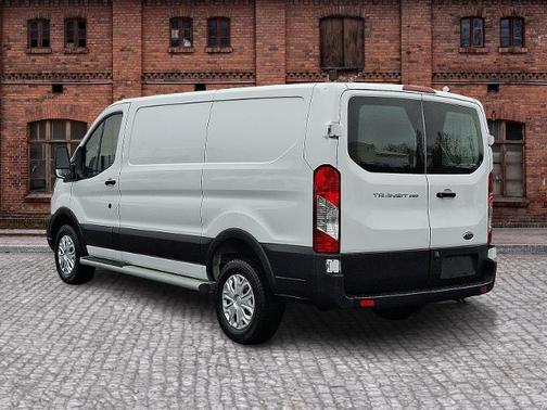 2024 Ford Transit-250 