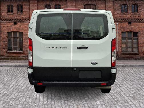 2024 Ford Transit-250 