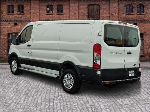 2024 Ford Transit-250 