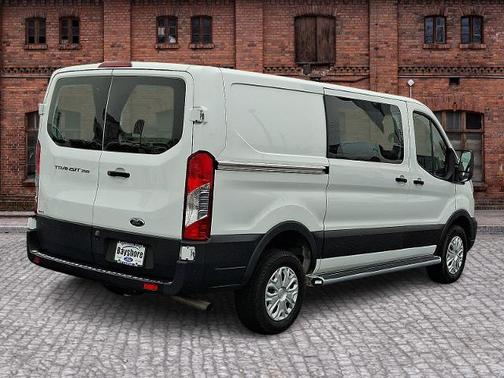 2024 Ford Transit-250 