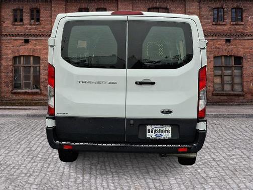 2024 Ford Transit-250 