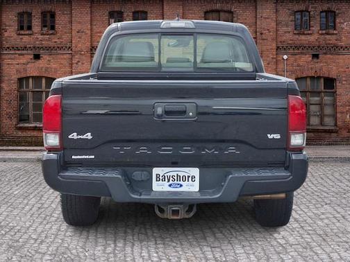 2018 Toyota Tacoma SR