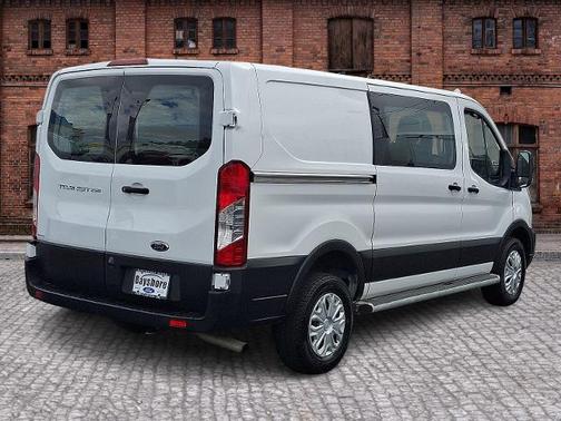 2023 Ford Transit-250 
