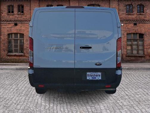 2022 Ford Transit-250 