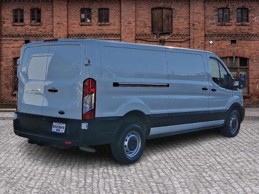 2022 Ford Transit-250 