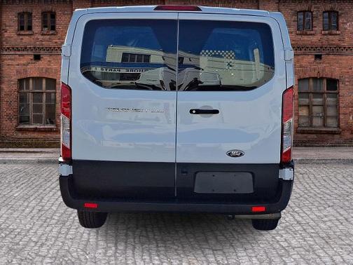 2023 Ford Transit-250 