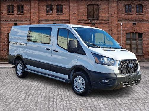 2024 Ford Transit-250 