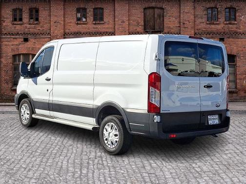 2024 Ford Transit-250 