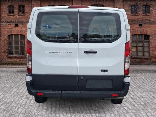 2024 Ford Transit-250 