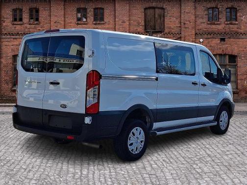 2024 Ford Transit-250 