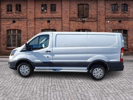 2024 Ford Transit-250 