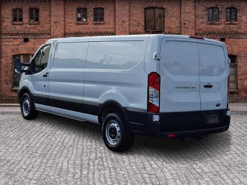 2022 Ford Transit-250 
