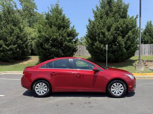 Burgundy 2011 Chevrolet Cruze LT