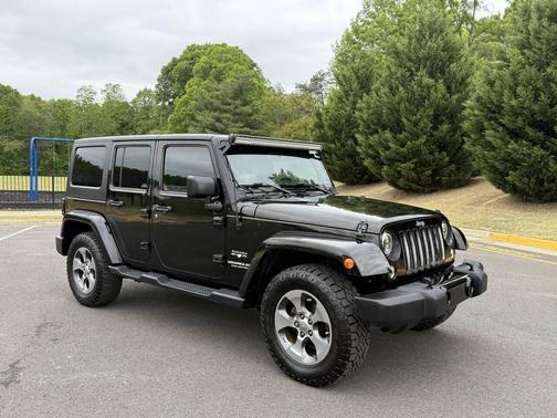 Black Clearcoat 2016 Jeep Wrangler Unlimited Sahara
