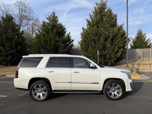 2016 Cadillac Escalade Luxury