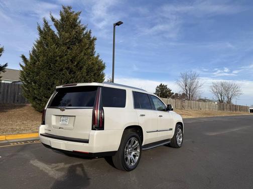 2016 Cadillac Escalade Luxury
