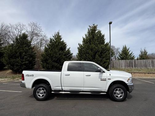 Bright White Clearcoat 2017 RAM 2500 Big Horn Crew Cab 4x4 6'4' Box