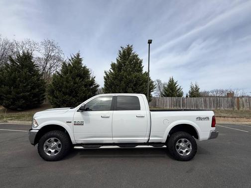 Bright White Clearcoat 2017 RAM 2500 Big Horn Crew Cab 4x4 6'4' Box