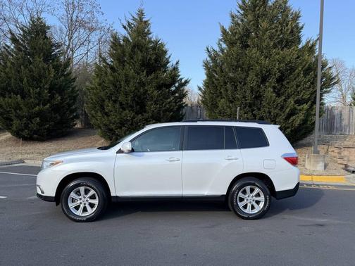 2011 Toyota Highlander SE
