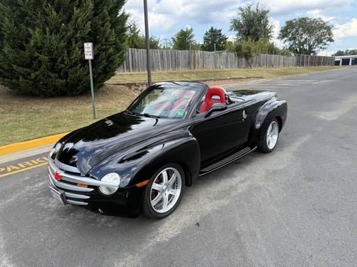 2005 Chevrolet SSR LS 2dr Regular Cab Convertible Rwd SB