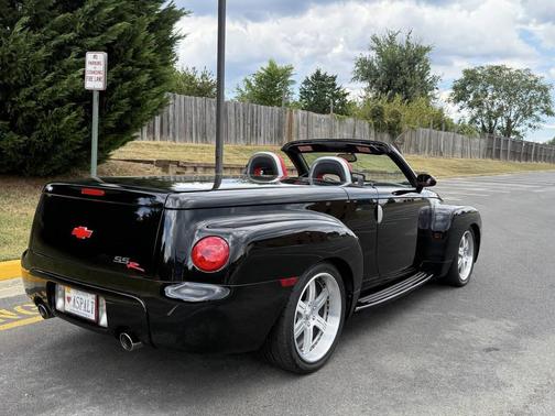 2005 Chevrolet SSR LS 2dr Regular Cab Convertible Rwd SB