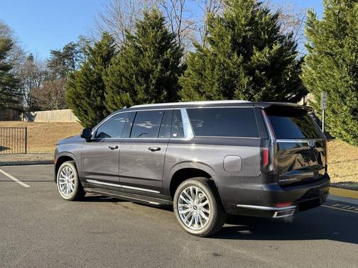 2022 Cadillac Escalade ESV Premium Luxury