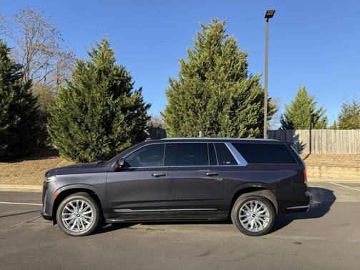 2022 Cadillac Escalade ESV Premium Luxury